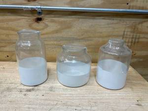 lot 105 image: Lot of 3 Glass Vases