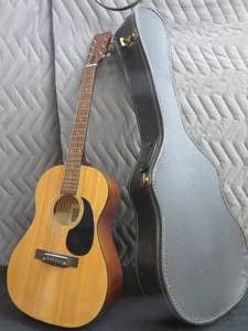 lot 24 image: LARK GUITAR