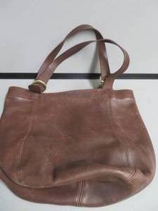 lot 60 image: COACH PURSE