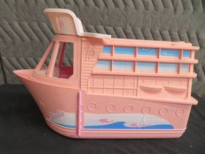 lot 65 image: VINTAGE BARBIE CRUISE SHIP