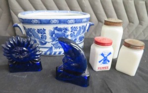 lot 67 image: VINTAGE BLUE LOT
