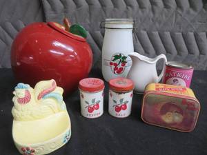 lot 73 image: VINTAGE COOKIE JAR  GLASS  TIN