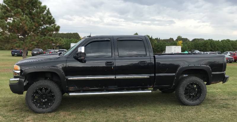 lot 4 image: 2005 GMC Sierra 2500 HD SLT 4x4