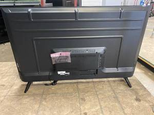 lot 982 image: WR65UT4212 Westinghouse - 55 4K UHD Smart Roku TV with HDR (LINE)