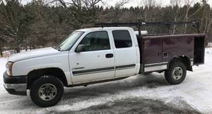 2004 Chevy Silverado 2500 HD 4x4 w Utility Box and Rack
