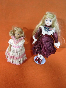 (2) Dolls (1) 16 (1) 12