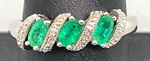lot 9 image: Exquisite Emerald and Diamond Sterling Silver Ring