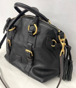 lot 2 image: Dooney & Bourke Handbag