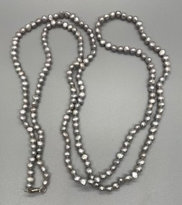 lot 34 image: Sterling Silver and Freshwater Pearl Necklace