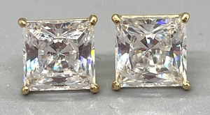 lot 40 image: 14K Gold and Cubic Zirconia Earrings