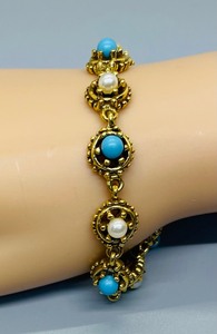 lot 67 image: Goldette Bracelet