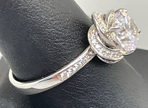 lot 81 image: Sensational Sterling Silver and Cubic Zirconia Ring