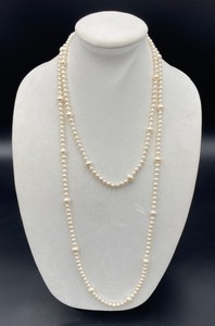 lot 106 image: Fantastic Freshwater Pearl Necklace