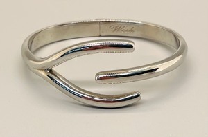 lot 172 image: Milor Stainless Steel Hinged Bracelet