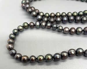 lot 171 image: Long and Luxurious Freshwater Pearl Necklace