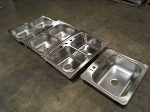 Mix Lot of 4 Kitchen Sinks, Stainless Steel, Customer returns, Review all pictures