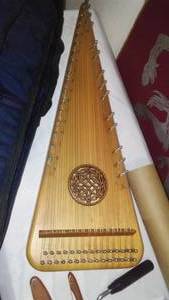 lot 31 image: Unicorn Strings Bowed Psaltery With Case And (2) Bows And More