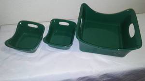 lot 49 image: Racheal Ray Au Gratin Bowls And 2 Quart Casserole