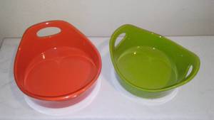 lot 51 image: Racheal Ray (2) Casserole Bowls  2 Quart and 1.5 Quart
