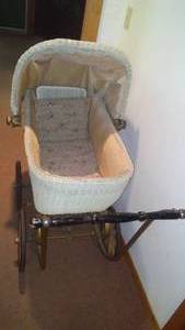 lot 126 image: Vintage Wicker Baby Buggy - Great Condition  Wow.
