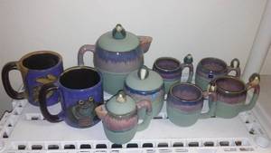 lot 132 image: Mexican Stoneware From Mexico. Parrot