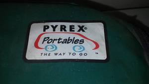 lot 136 image: 9x13 Covered Pyrex Dish, With Carry Tote.