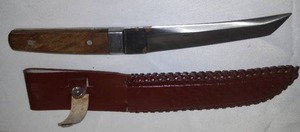 lot 197 image: 11.5 Inch Hunting Knife,
