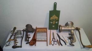 lot 217 image: Vintage Kitchen Items And More