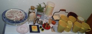 lot 219 image: Misc. Dcor Miniatures, Canopy Cups, Collector Plates and More