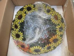 lot 398 image: Serena Ditalia Tiffany 2-Light Sunflower Bronze Hanging Lamp