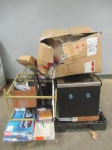 lot 449 image: Wholesale Pallet of Misc. Items (SEE PHOTOS)