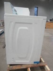 lot 450 image: Whirlpool 3.3 cu. ft. White Commercial Top Load Washing Machine Coin Operated (MISSING KEY, SLIGHT SCRATCH & DENT)