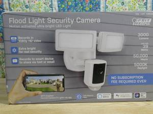 lot 23 image: Feit Electric LED 1080P HD Smart Flood Security Light
