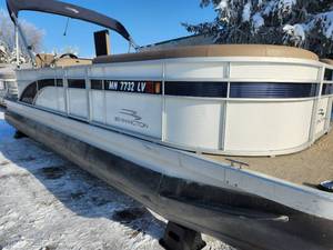 lot 1 image: 2019 Bennington 23 SLX 