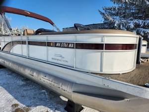 lot 3 image: 2020 Bennington 23 SSRX Tri Toon