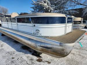 lot 15 image: 2020 Xcursion 22 Cruise 