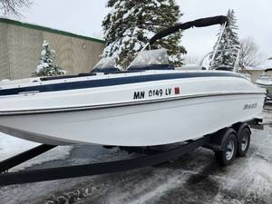lot 17 image: 2019 Bryant 19 Sportabout 
