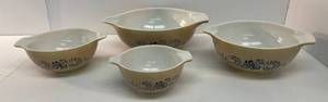 Group Of Vintage Pyrex Bowls