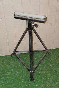 lot 10 image: Adjustable Roller Stand
