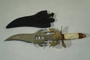 lot 115 image: Whitetail Cutlery Fantasy Collector Knife