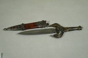 lot 117 image: Stainless Steel Eagle Theme Dagger