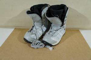 lot 125 image: Morrow Snowboard Boots -Womens 9