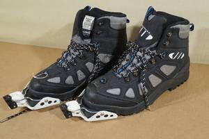 lot 138 image: Whitewoods Ski Boots -Mens 10, Womens 9.5