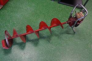 lot 139 image: Eskimo 10 Gas Ice Auger