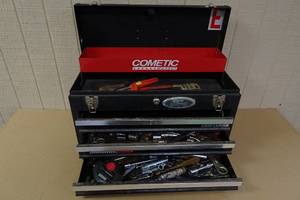 lot 204 image: Craftsman Tool Chest with Assorted Tools