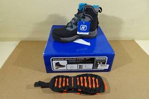 lot 216 image: Korkers Verglas Ridge Winter Boots -Womens Size 6