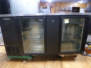 lot 3 image: Superior 2-Door Bar Cooler