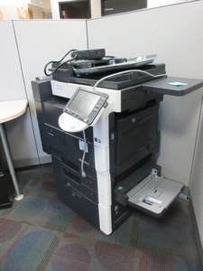 lot 5 image: KONICA MINOLTA BIZ HUB BLACK & WHITE PRINTER