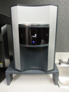 lot 37 image: OASIS PLUMBED HOT AND COLD COUNTERTOP WATER DISPENSER