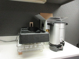 lot 39 image: HAMILTON BEACH 45 CUP COFFEE MAKERS AND KITCHEN ACCESSORIES